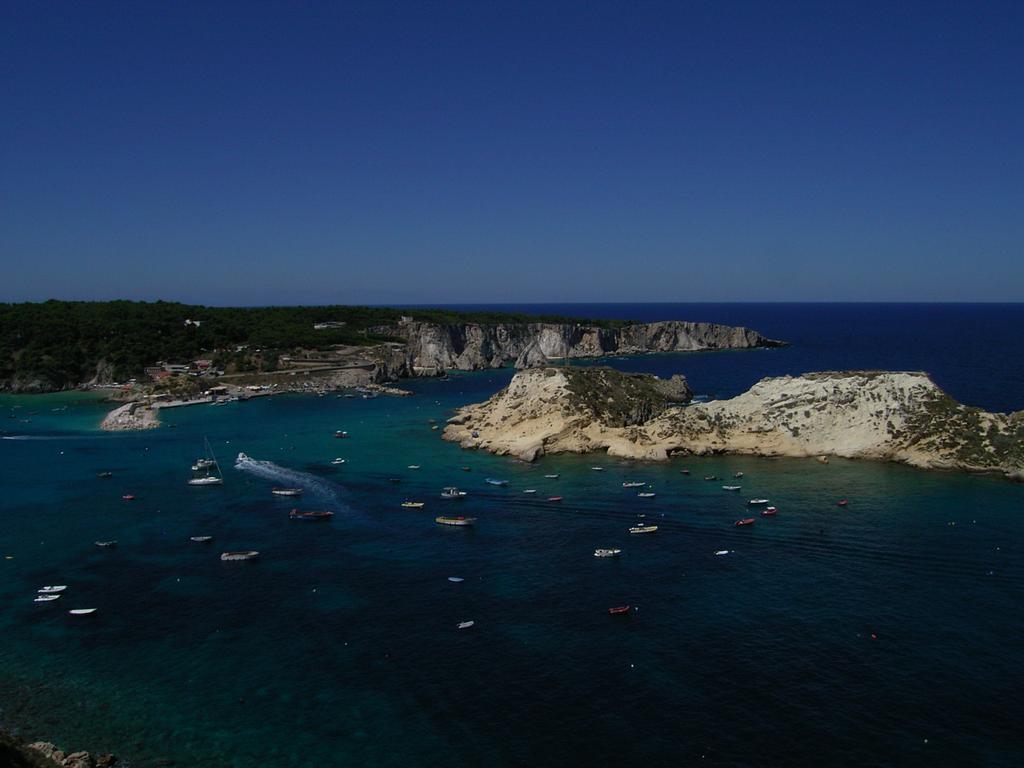 Hotel Kyrie Isole Tremiti San Domino Exterior photo